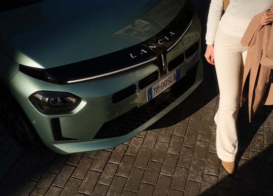 Lancia Ypsilon Hybrid Limited Edition Cassina - Details zijaanzicht